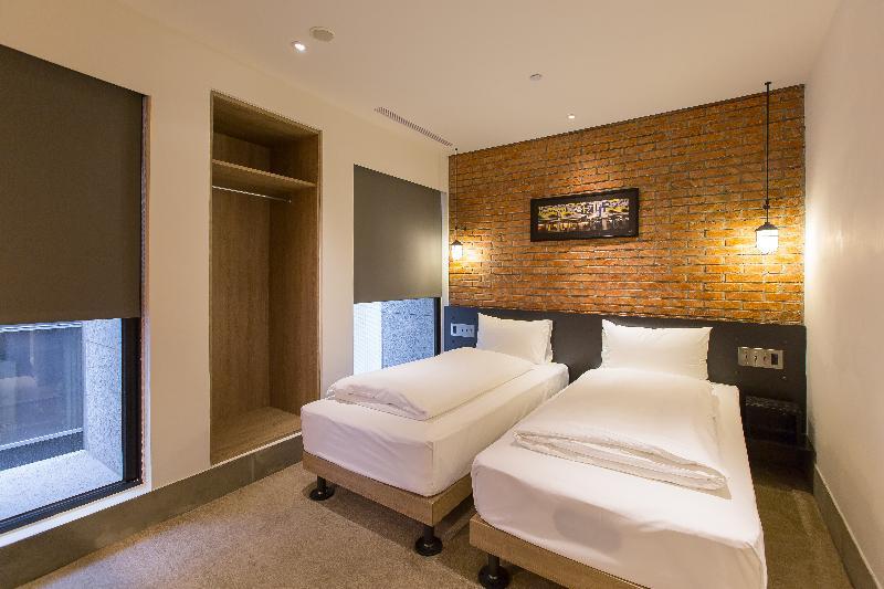 Check Inn Taipei Songjiang Extérieur photo